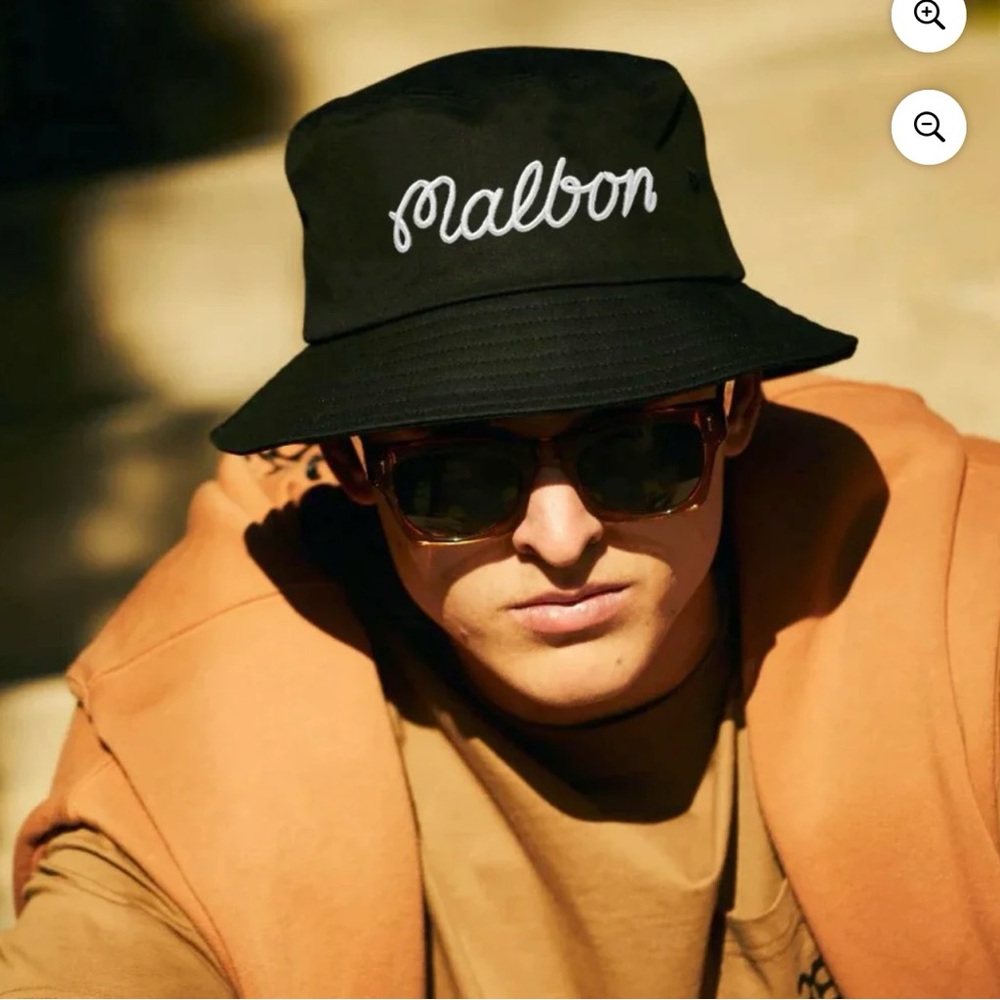 NWT Malbon bucket hat with removable strap